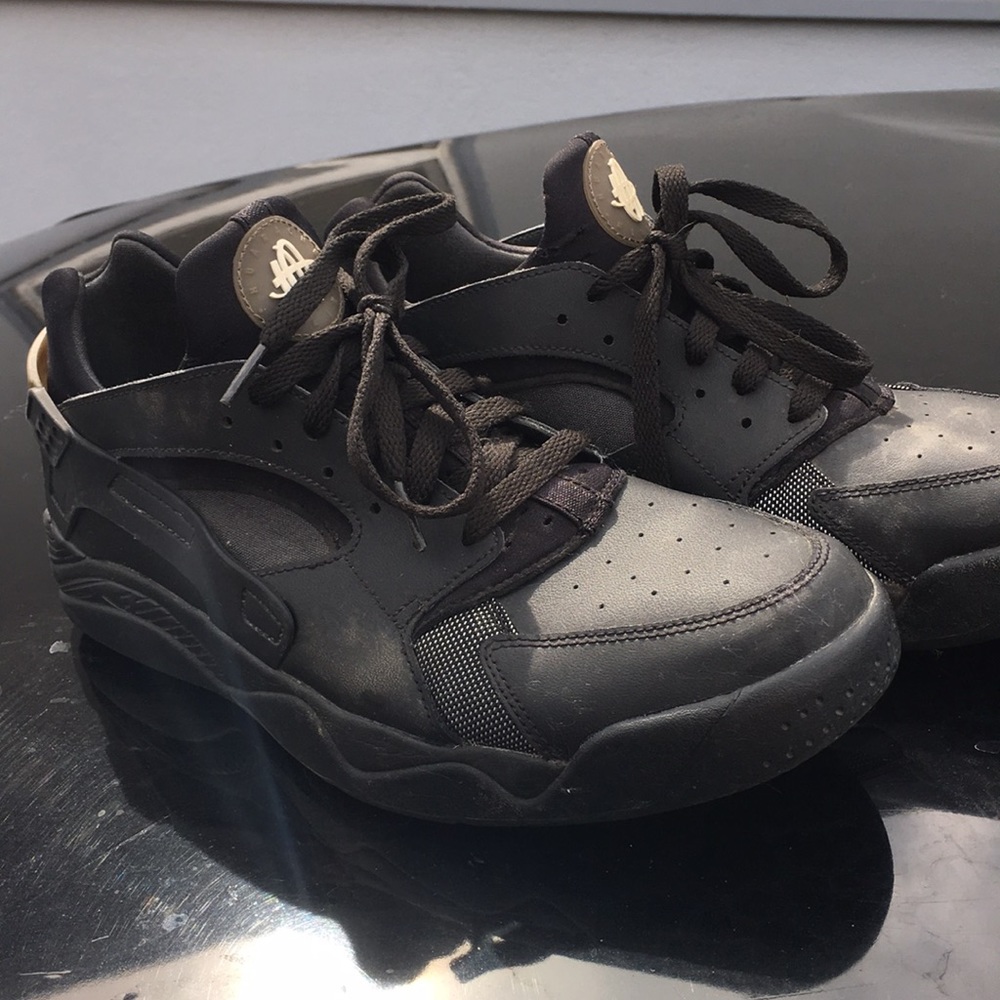 All black Huaraches